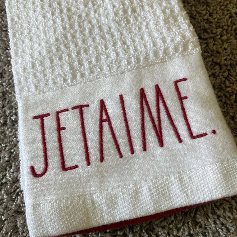 White and Red 'Te Amo' Bath Towel